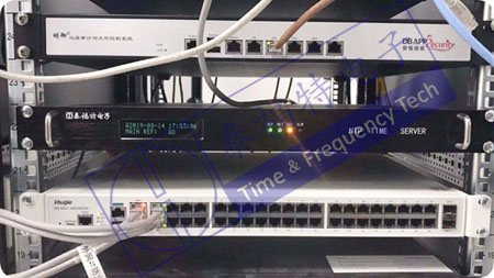 HJ系列NTP時(shí)間校準(zhǔn)授服務(wù)器投運(yùn)實(shí)景圖 HJ系列NTP時(shí)間校準(zhǔn)授服務(wù)器投運(yùn)實(shí)景圖